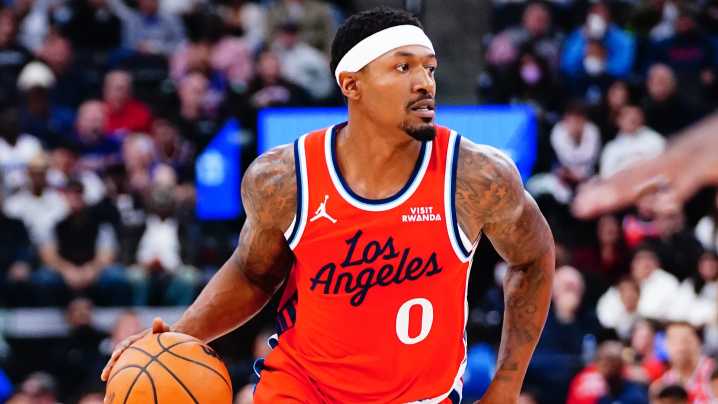 Clippers' Bradley Beal (hip) to undergo season