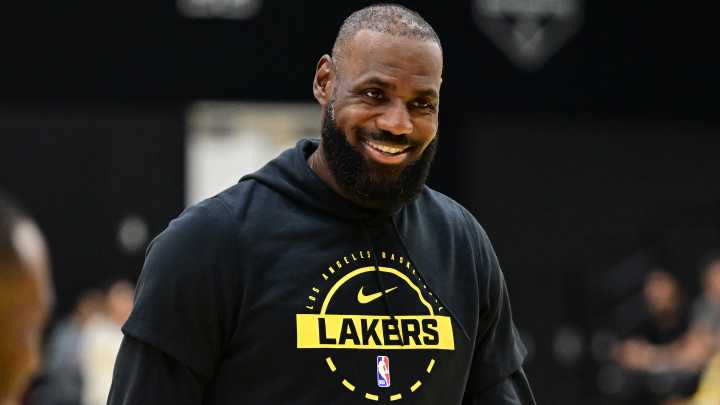 LeBron James returns to practice with Lakers, nears season debut