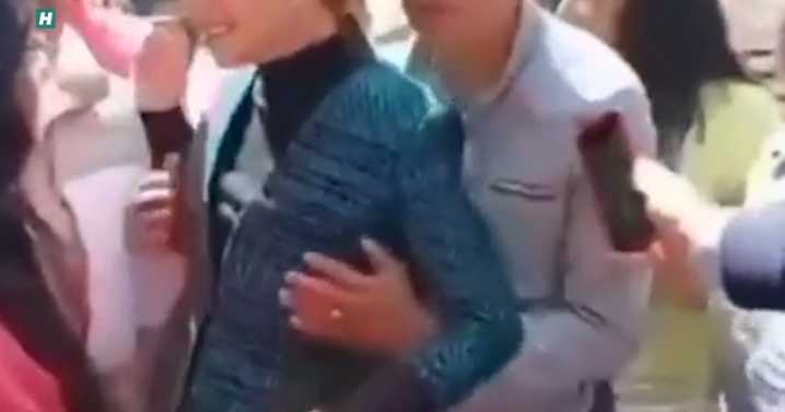 Mexican President "Groped" In Street