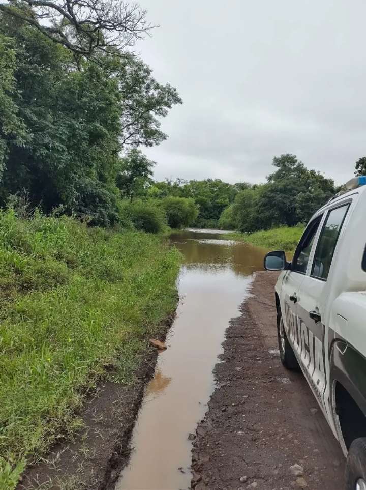 Desbordó el arroyo Garupá en la zona rural de Profundidad