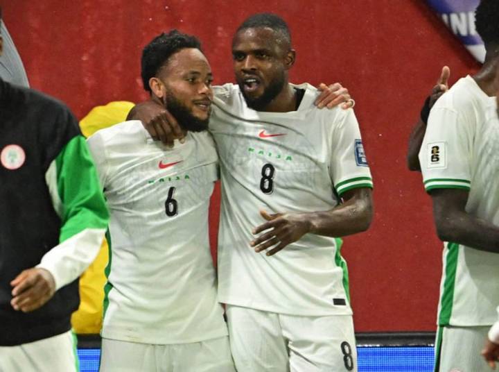 4-1. Los sevillistas Akor y Ejuke mantienen vivo el sueño mundialista de Nigeria