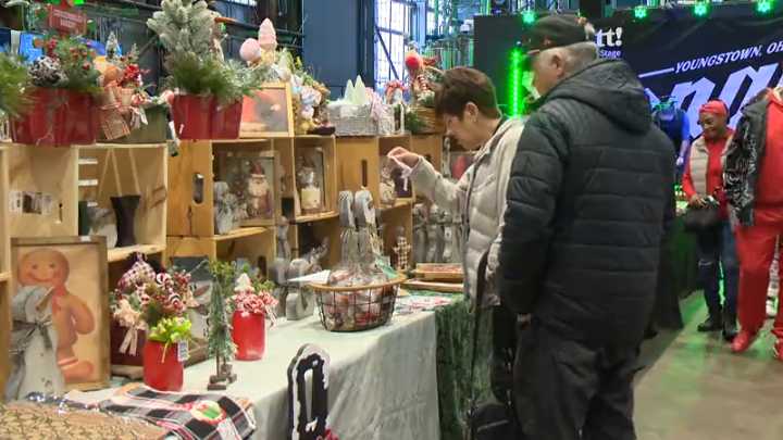 Christmas in Killarney holds craft show for autism