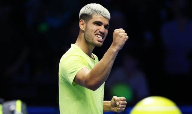 Alcaraz Battles Past Fritz to Stay on Course for Year