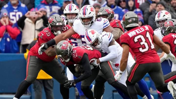 Big pass plays are killing the Bucs defense. Can this rookie help?