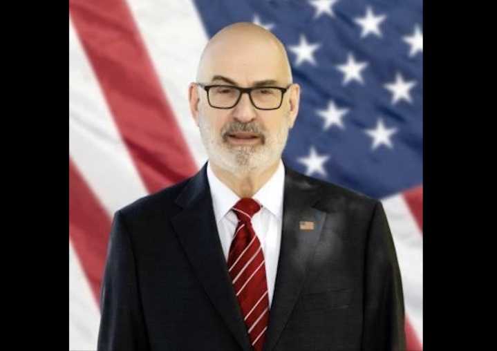 Trump respalda al cubano Emilio González en la elección a alcalde de Miami