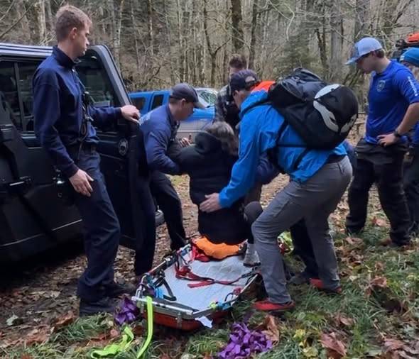 Sisters' hike in Columbia Gorge ends in rescue after injury