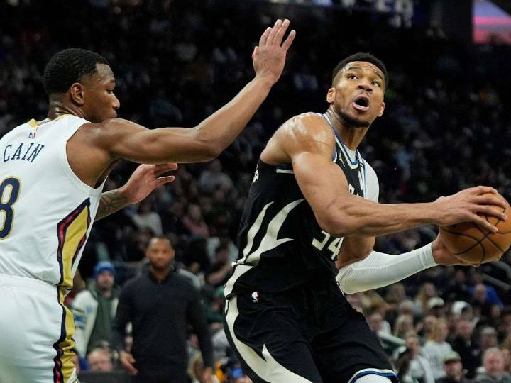 Bucks inician la defensa del título de la Copa NBA