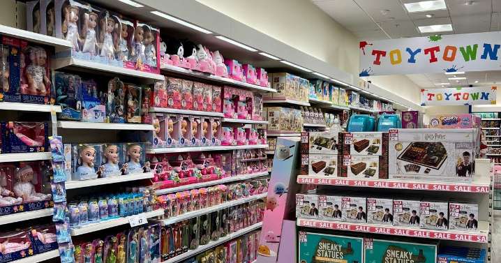 New toy shop opens at Edinburgh Cameron Toll shopping centre before Christmas