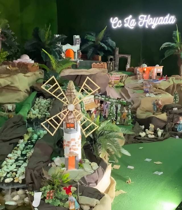 Centro Comercial La Hoyada inaugura nacimiento navideño que cautiva a visitantes en Los Teques