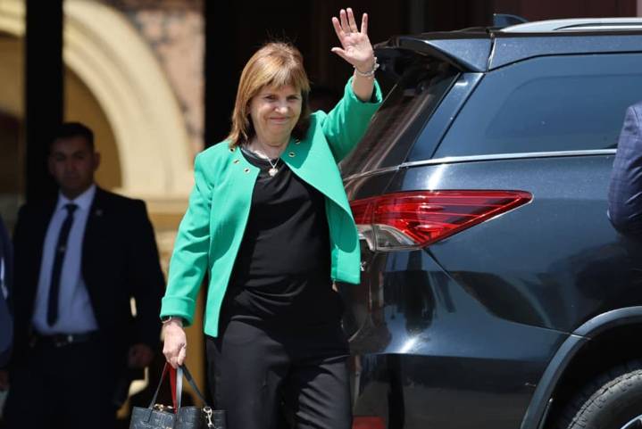 Senado. Bullrich busca cerrar el apoyo de la UCR para la agenda de sesiones extraordinarias