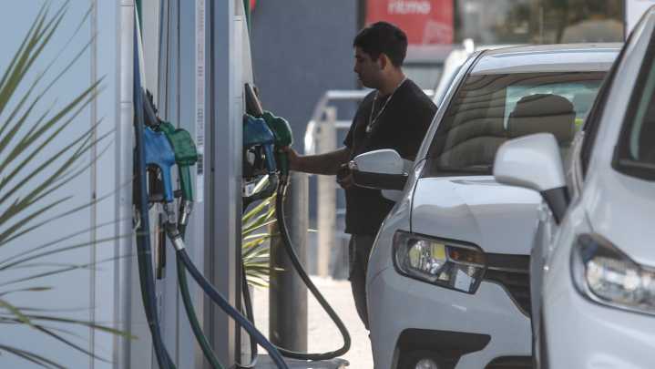 Combustibles: Precios de las bencinas se mantienen, pero el kerosene registra alza