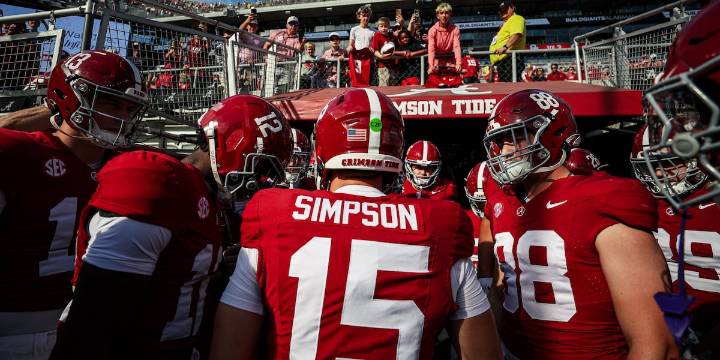 Alabama falls to Oklahoma 23-21 inside Bryant