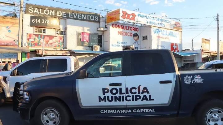 Adulta mayor fallece en farmacia de la colonia Los Pinos; al parecer sufrió un infarto