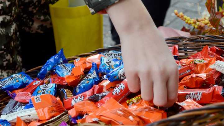 Needles found in Halloween candy prompt investigation in KY