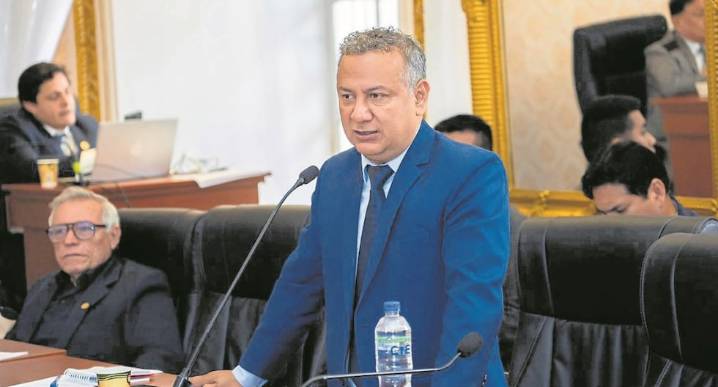 La Libertad: Colegio Médico y Gerencia de Salud critican a Ever Cadenillas