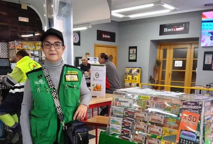 Beatriz, la vendedora de la ONCE que repartió 70.000 euros en Ontígola: «Es como las cosquillas que te entran cuando te enamoras»