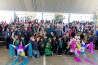 Lleva Marco Bonilla la Navidad a niños de zona rural Ejido Ocampo con Mega Posada