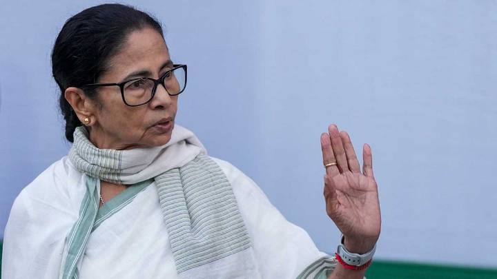 Cut my throat but don't delete genuine voters' name: Mamata Banerjee to poll panel