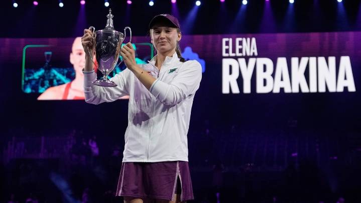 Rybakina beats No. 1-ranked Sabalenka to win WTA Finals