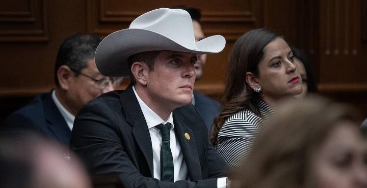 ‘El sistema no me va a doblar’: Carlos Bautista responde a ataques con IA