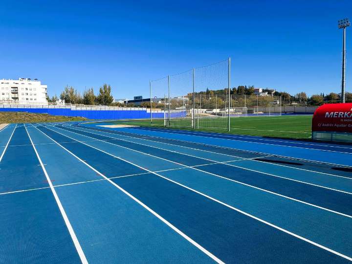 Termina la renovación de la pista de atletismo de la Ciudad Deportiva de Ronda