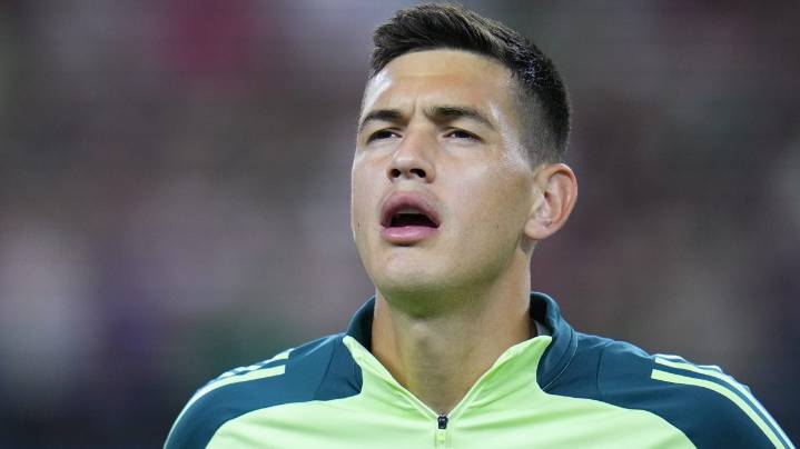 César Montes podría regresar a la Liga MX, pero con las Chivas