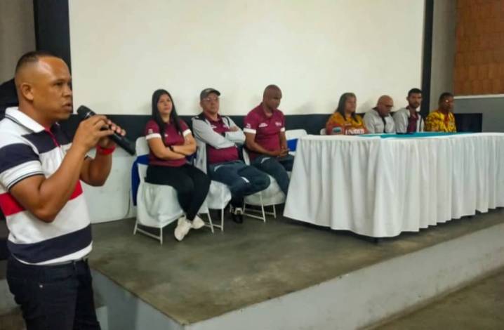 Afeda y la FVF inician curso para la actualización de licencias en Delta Amacuro (+fotos)