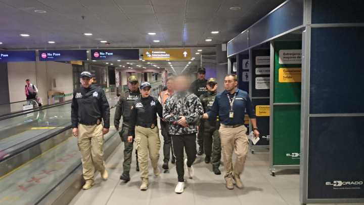 Llegó a Colombia el confeso asesino del Padre Darío Valencia