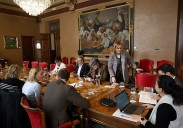 Tomé acepta el modelo municipal de tasa turística pero exige que se aplique este verano para firmar los presupuestos asturianos