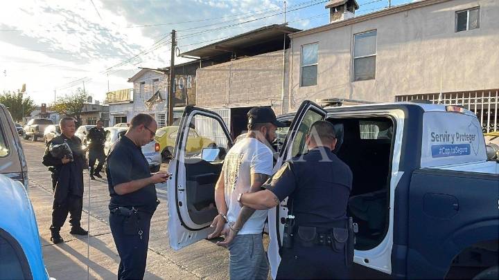 Detienen a dos presuntos ladrones tras ser ubicados por cámaras PECUU en la colonia Revolución