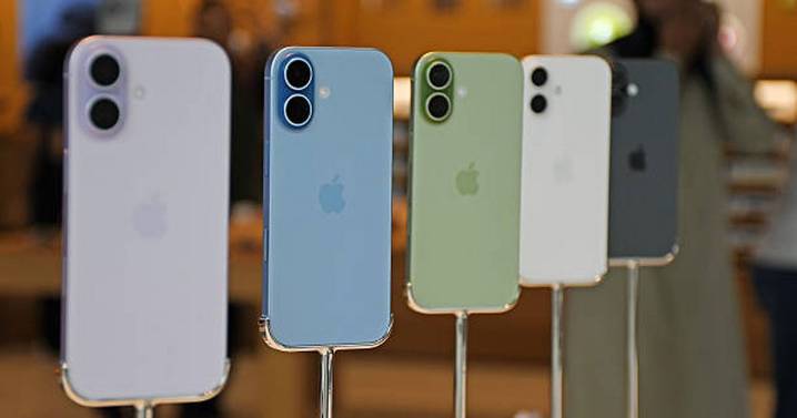 Apple iPhone 17 Black Friday deal sees monthly price fall below £30 to 'lowest ever'