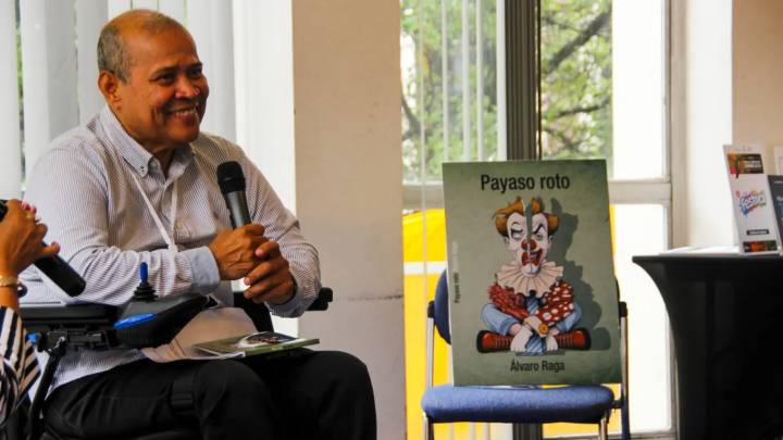 Álvaro Raga, el escritor al que la silla de ruedas dio alas: "Me ha supuesto una forma distinta y profunda de habitar la vida"