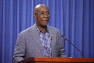 Ex primer ministro niega uso de Trinidad como base militar contra Venezuela