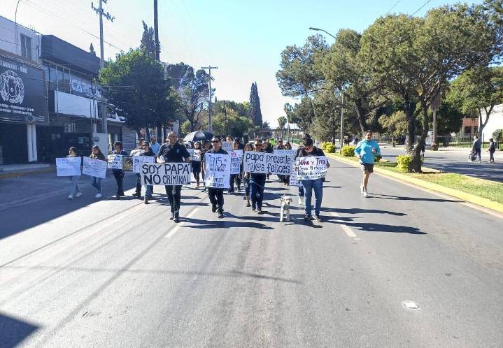 Saltillo: se manifiestan padres por fallas en procedimientos familiares de juzgados y Pronnif