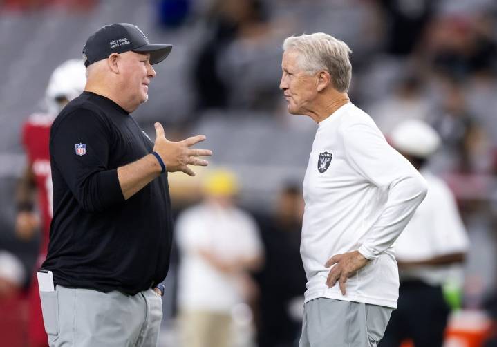 Deadspin | Raiders' Pete Carroll confesses to run-game disconnect with Chip Kelly