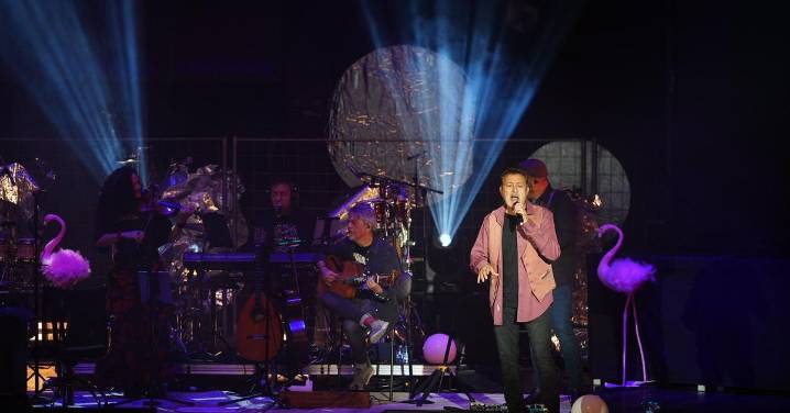 Manolo García confirma su historia de amor con Pozoblanco en un concierto esencial: "Estamos distraídos con chorradas"