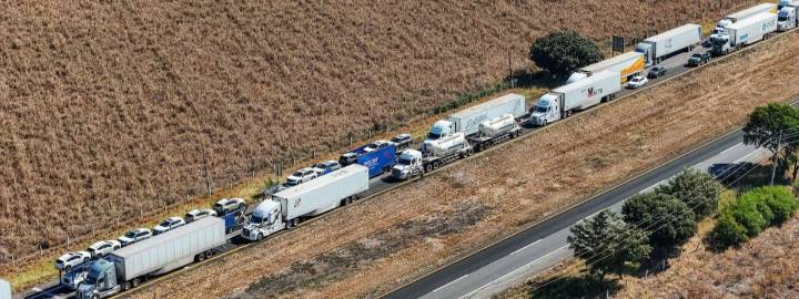  Terminan bloqueos de transportistas y agricultores tras acuerdo con Segob