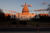 Aprueba Cámara baja de EU terminar cierre de Gobierno