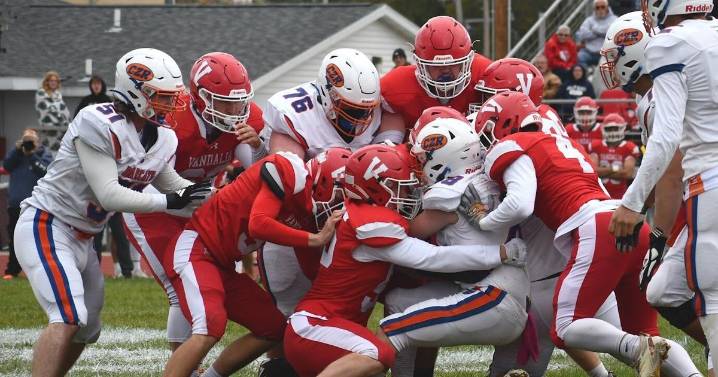 Vandalia ends wondrous Bearcats' season