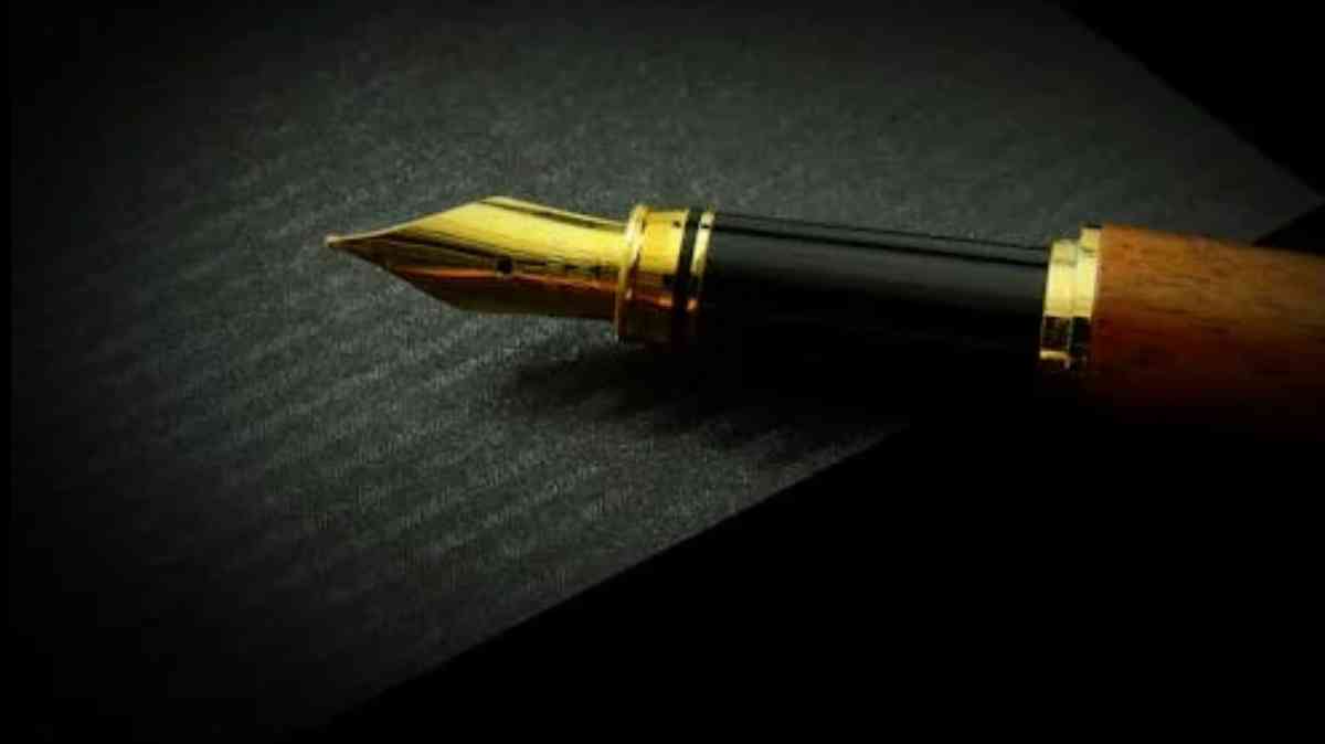 World’s most expensive pen has golden nib, diamonds, platinum, gems on it, Its price is Rs…