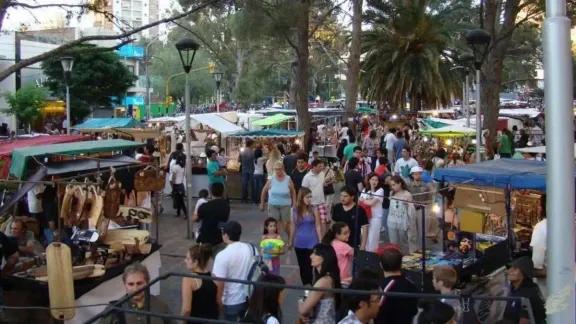 Comenzó el 32º Encuentro Nacional de Artesanos en Neuquén.. y otra vez bajo la lluvia