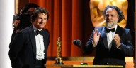 Por su trayectoria, Tom Cruise finalmente recibe un Oscar en los Premios de los Gobernadores