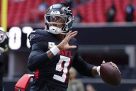 Falcons QB Michael Penix Jr. may miss rest of season after suffering knee injury vs. Panthers: Reports