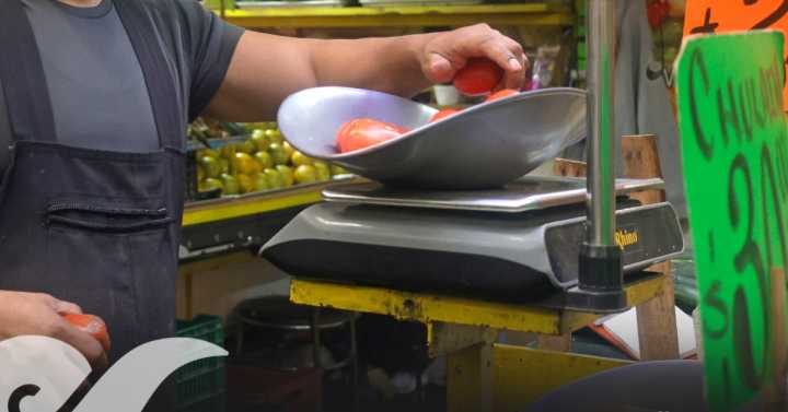 Advierten irregularidades en básculas de mercados en Puebla