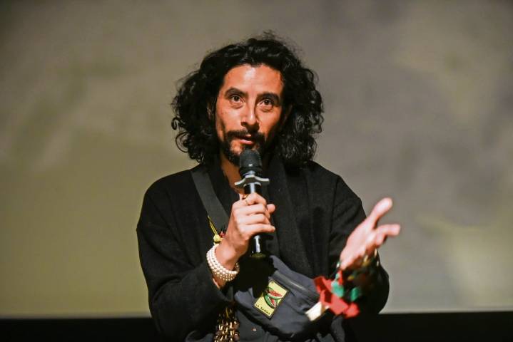 Raúl Briones elige el arte con deber