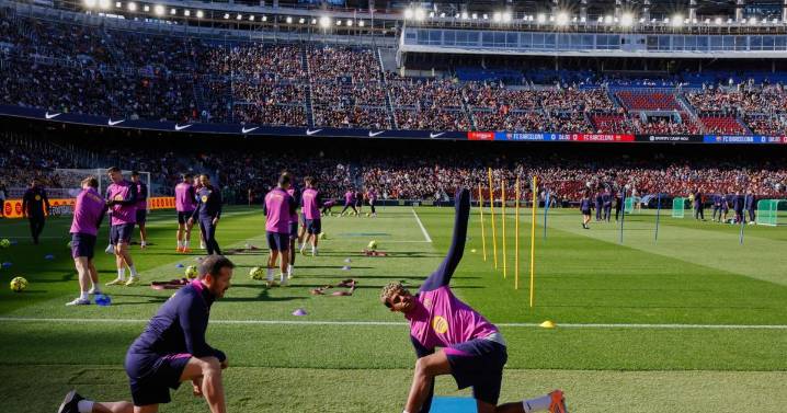 Fans watch as Barcelona trains for first time at remodeled Camp Nou