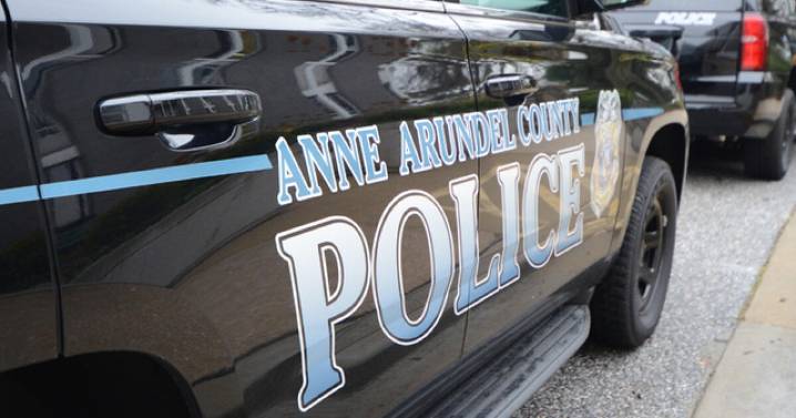 Two people injured after car crashes into building in Glen Burnie