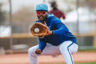 Maikel García, Wilyer Abreu y Javier Sanoja coronan sus temporada con el «Guante de Oro»