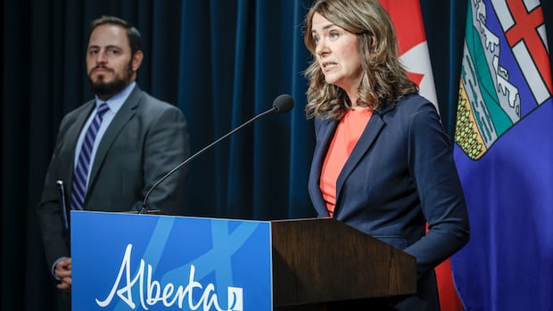 Alberta government releases report on classroom complexity