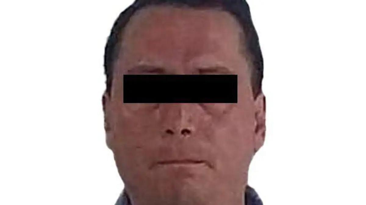 Detienen a presunto defraudador en agencia automotriz de Tlalnepantla